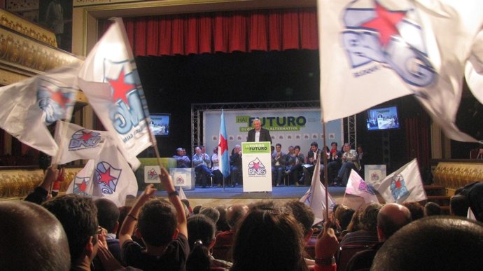 Remito Fotos Do Mitin Do BNG En Viveiro