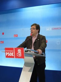 Vara afirma que si Extremadura tuviera un modelo económico como Valencia o Murcia tendría 40.000 parados más