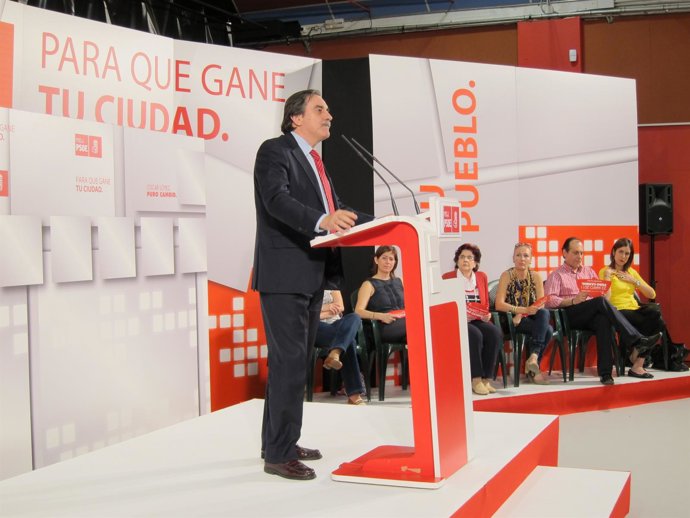 Valeriano Gómez, Durante Su Visita A Miranda (Burgos).