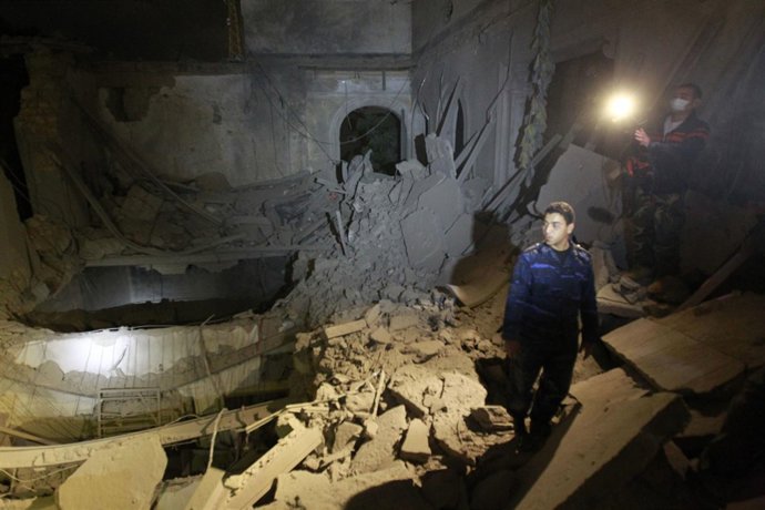 Nuevo Bombardeo De La OTAN En La Residencia De Gadafi