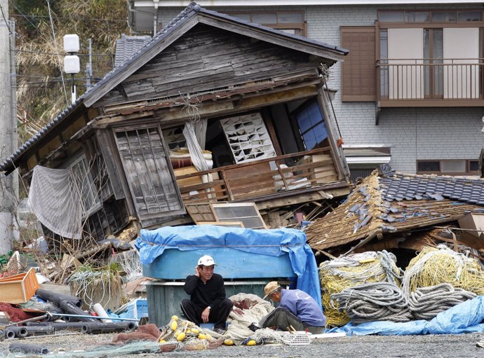 Evacuados De Fukushima En Japón