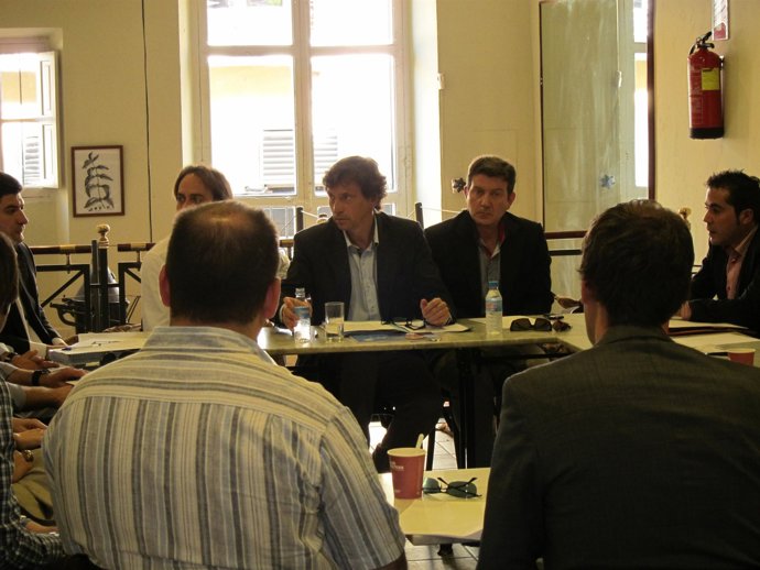 Isern Con Jóvenes Emprendedores.