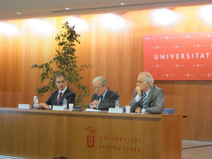 El Presidente Del TC, Pascual Sala, Durante Una Conferencia