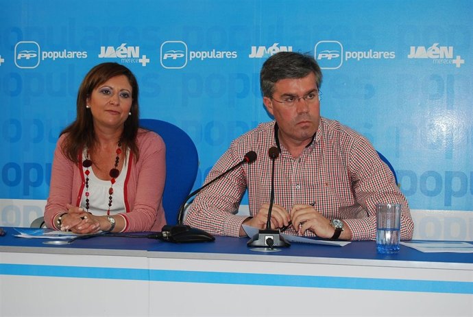 Reyes Chamorro Y José Enrique Fernández De Moya En Rueda De Prensa En Jaén.