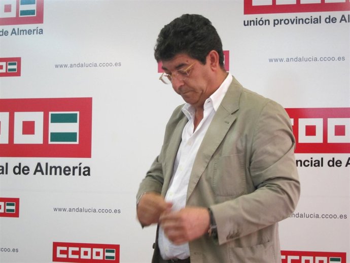 Diego Valderas Antes De Comenzar Su Rueda De Prensa En Almería