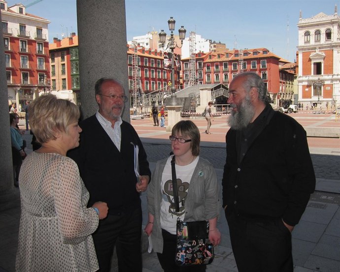 León De La Riva, Con Tres De Los Integrantes De La Lista Del PP A La Alcaldía