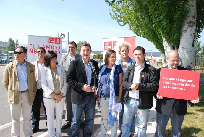 Roberto Jiménez, Con Candidatos Del PSN, En VW Navarra.