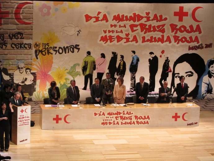 La Reina Doña Sofia En El Acto De Cruz Roja En Logroño