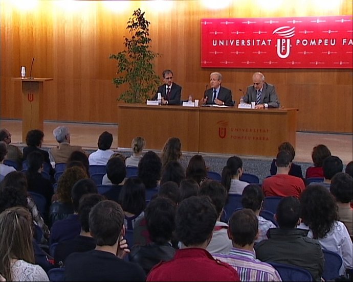 Pascual Sala, presidente del TC, durante una conferencia