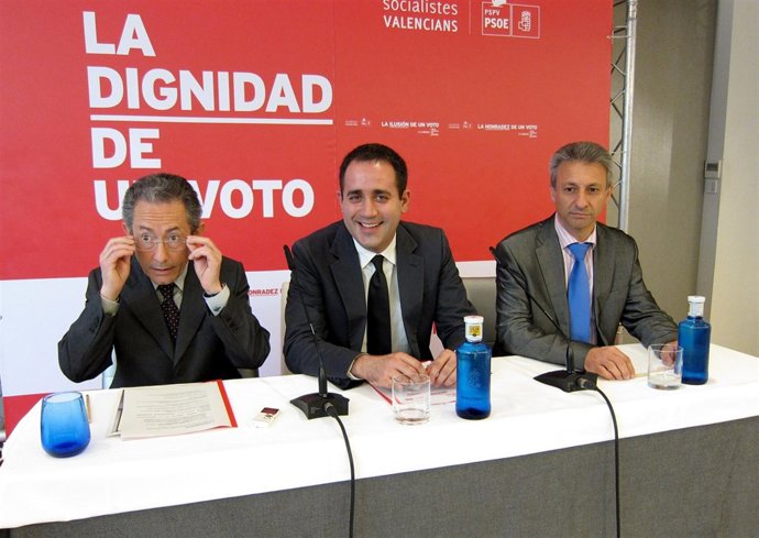 Luna, Alarte Y Toledo En La Presentación Del Decálogo Por La Dignidad