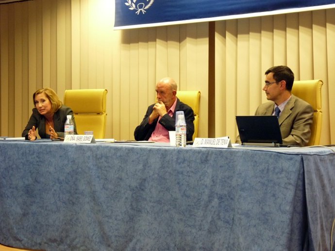 De Izquierda A Derecha: Isabel Gómez, Manuel De Tena-Dávila Y Enrique Pampliega