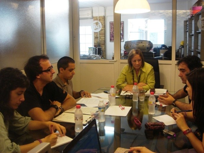 Marga Sanz De EUPV, Junto A Jóvenes Inverstigadores