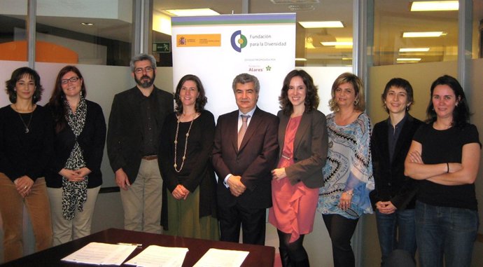 Los Representantes Del Grupo De Promoción De La Diversidad