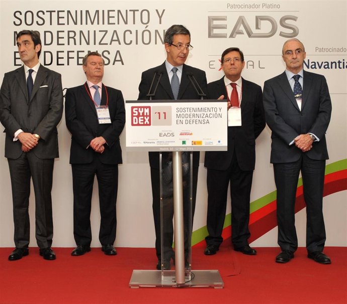 Secretario De Estado De Defensa En SYMDEX'11