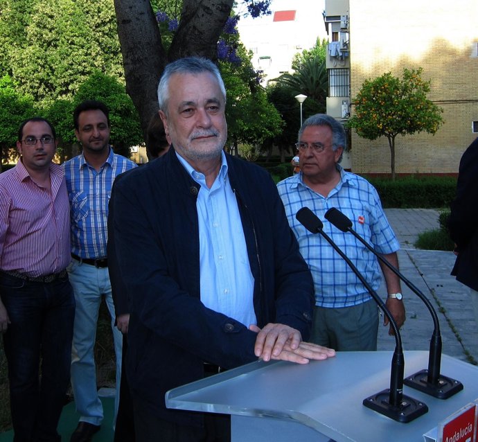 Griñán En El Barrio Sevillano De La Oliva.