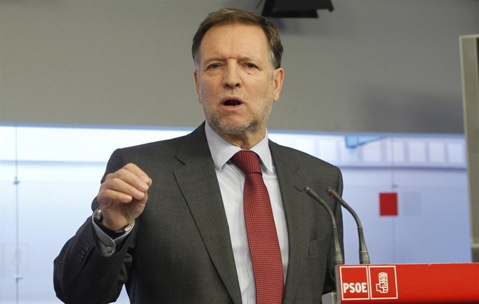 Primer Plano De Marcelino Iglesias