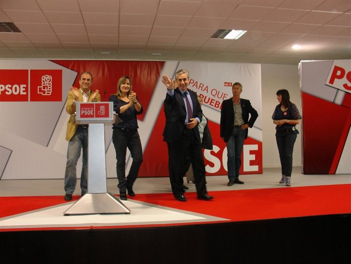 Jáuregui Con Asensio Y La Candidata De Níjar.