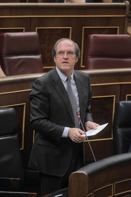 Ministro de Educación, Ángel Gabilondo