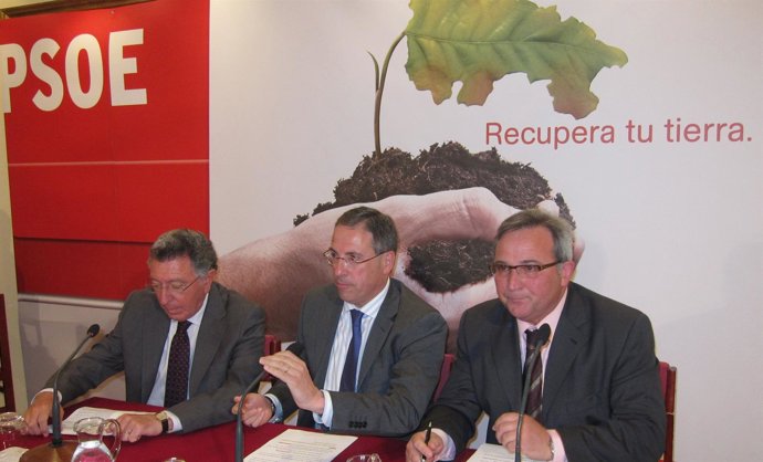 Aldama, Santos Y Lázaro, Durante El Desayuno