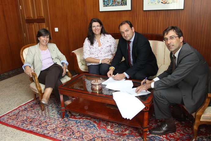 Firma Del Convenio Para La Promoción De Lanzarote