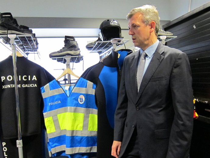 El Conselleiro De Presidencia, Alfonso Rueda, Visita La Policía Autonómica.