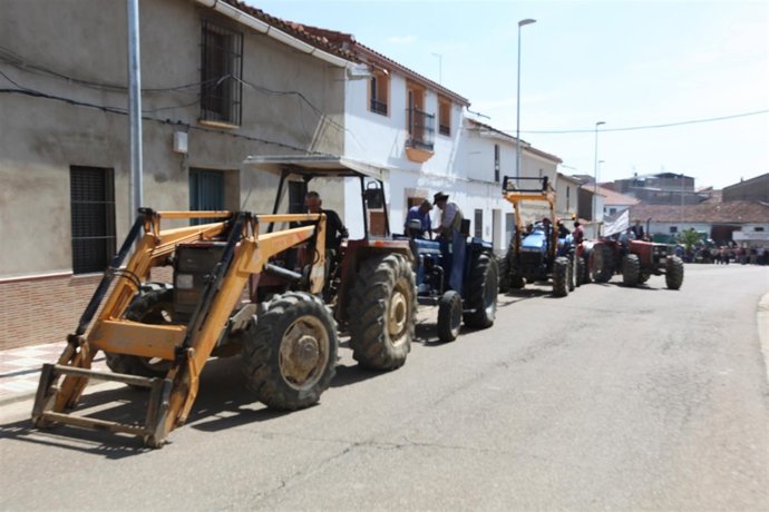 Nota De Prensa Coacciones Tractorada En Casas De Don Pedro