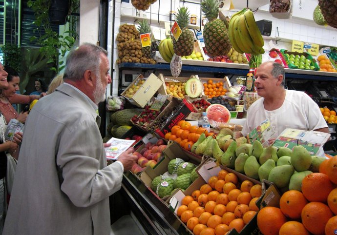 Torrijos En Su Visita Al Mercado De San Gonzalo