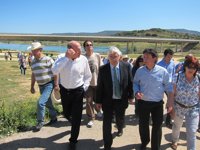 Barreda lamenta que Cospedal sea "ambigua" en materia de agua a pie de pantano, en Entrepeñas