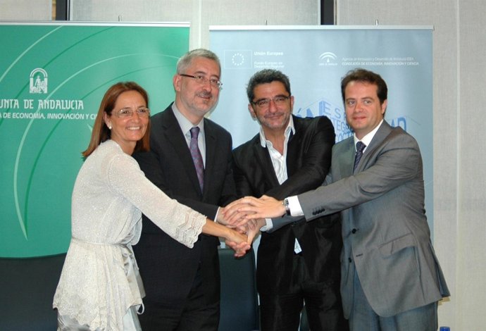 Firma Del Convenio De Naves Industriales