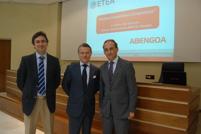 Polo, Entre El Director De Empresas De ETEA, Estebán Almirón, Y El Director De E