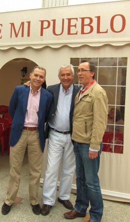 Arenas, Entre El Candidato Eduardo Parra Y Un Primo, En Olvera (Cádiz)