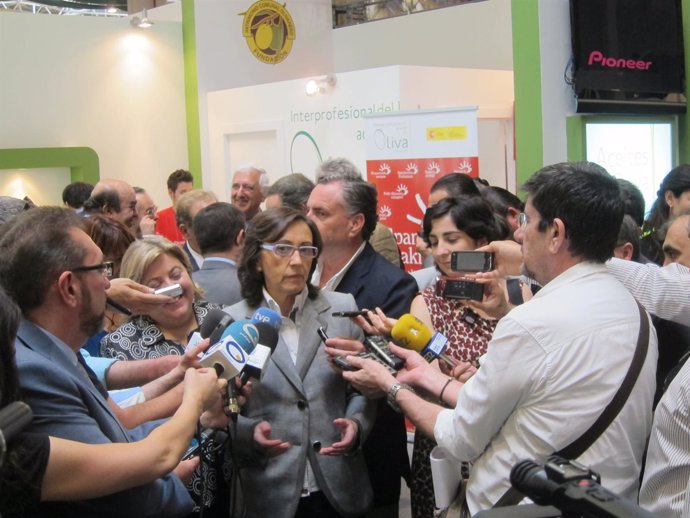 La Ministra De Medio Ambiente, Rural Y Marino, Rosa Aguilar, En Expoliva.