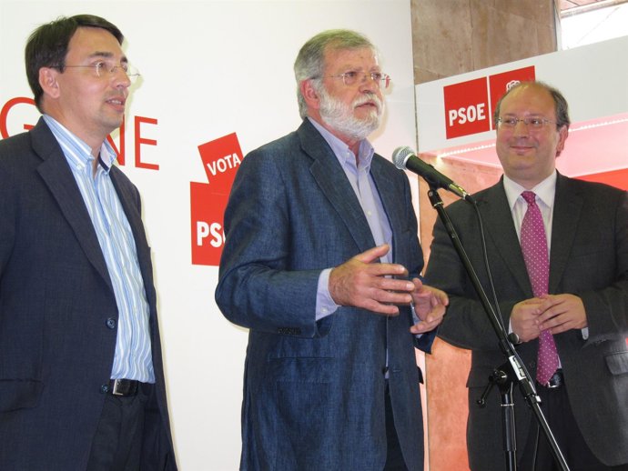 Ibarra, Flanqueado Por Pablos (I) Y Cabero.