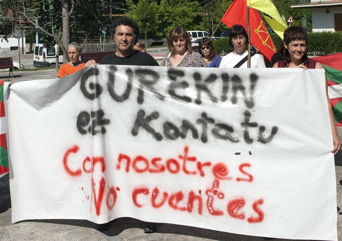 Protesta Contra El Acto De UPN En Basaburua.