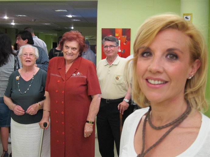 Rosa Santos (PAR) En Un Encuentro Con Personas Mayores.