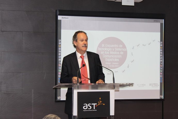 El Viceconsejero De Ciencia Tecnología Y Universidad De Aragón Jesús Sánchez