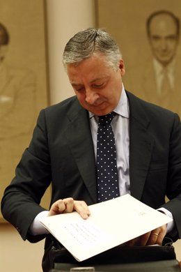 El Ministro De Fomento, José Blanco, En El Congreso