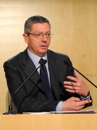 Gallardón muestra su "solidaridad" con los afectados por los dos terremotos de Lorca