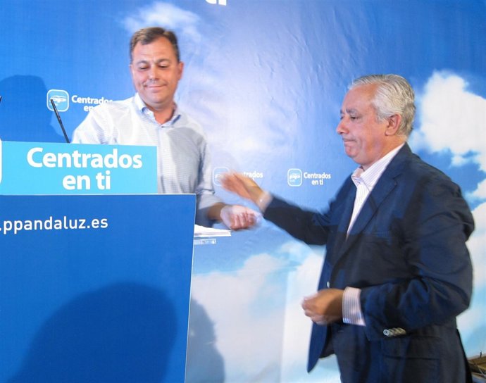 Arenas Y José Luis Sanz En Tomares.