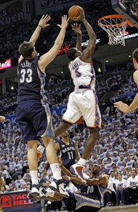 Baloncesto/NBA.- Los Thunder dan un paso a la final de Conferencia ante los Grizzlies, donde destacó Marc Gasol 