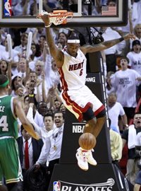 Baloncesto/NBA.- Los Heat acaban con los Celtics y se convierten en los primeros finalistas del Este