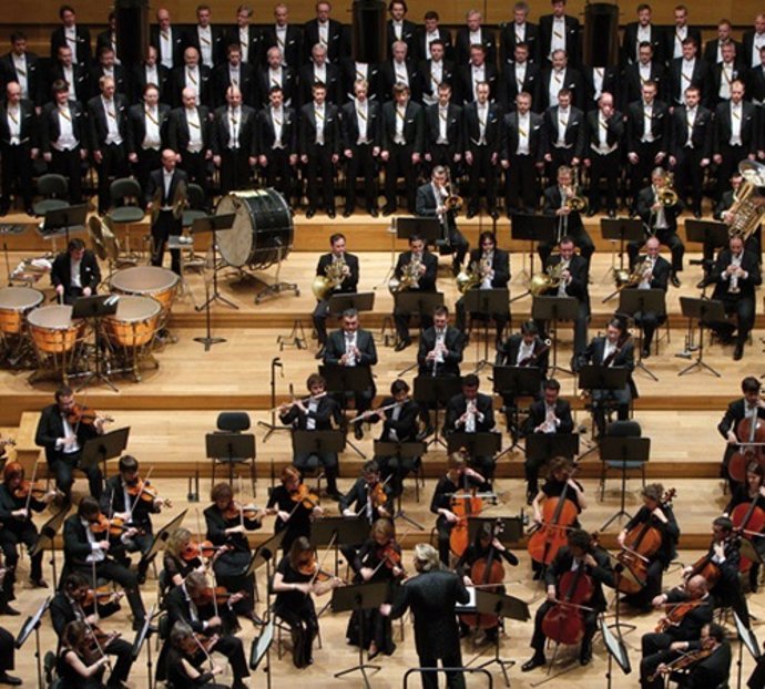 Lla Orquesta Sinfónica De Castilla Y León Durante Una De Sus Actuaciones.