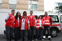 Cruz Roja envía 22 ambulancias y despliega cuatro hospitales de campaña para atender a la víctimas