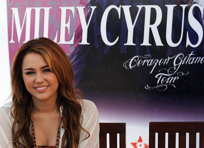 Miley Cyrus Presentando Su Gira