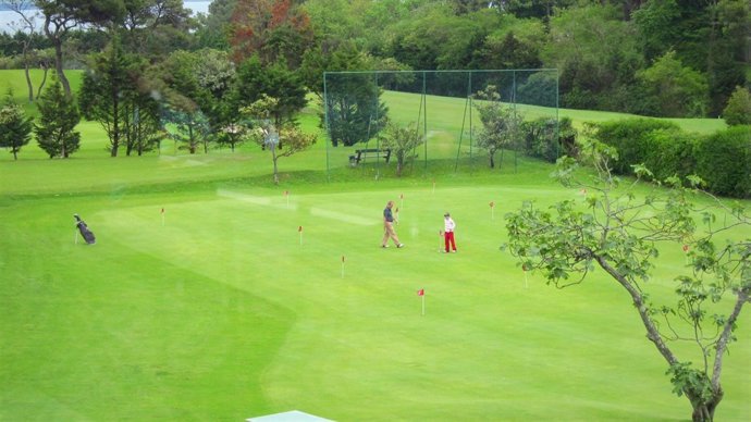 Campo De Golf De Mataleñas
