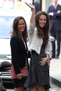 Pippa Middleton Y La Princesa Catalina Vestidas De Calle