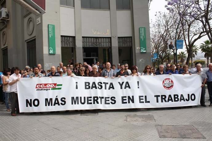 Concentración convocada por CCOO y UGT en Málaga