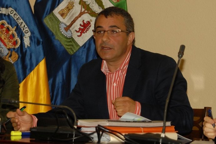 El Cabildo De El Hierro Inicia Un Nuevo Contencioso Contra El Gobierno Por El RE