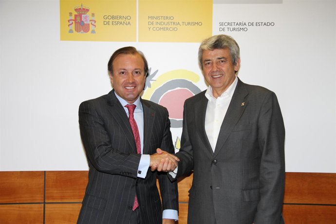 Mesquida Y Martínez Firman Un Convenio Para La Promoción De Paradores