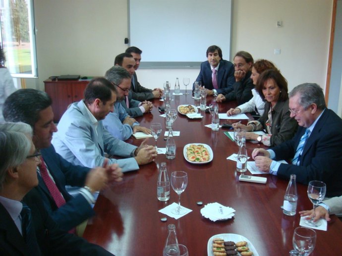 Reunión con empresarios del PTA